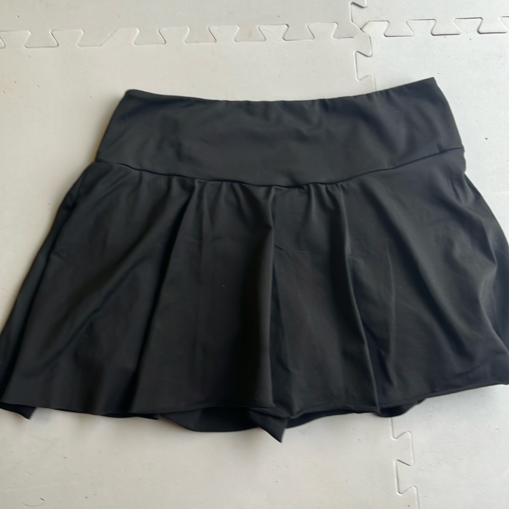Black tennis skirt
